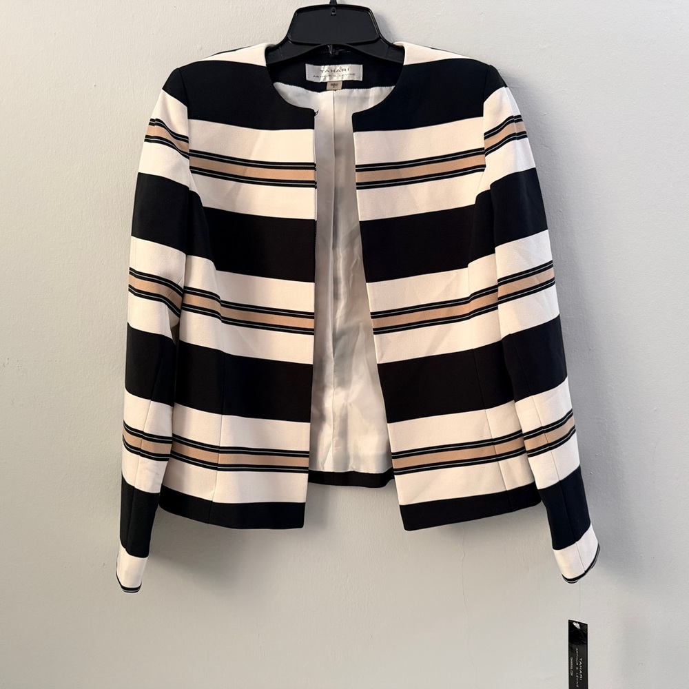 Tahari Women’s Black Colored Long Sleeve Open Jacket Size 2 nwt